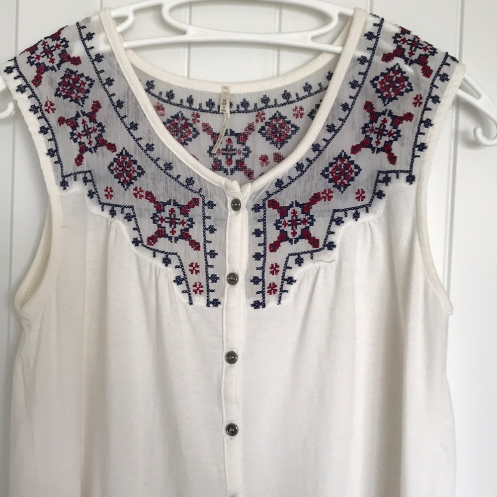 Lightweight sleeveless button up BOHO top